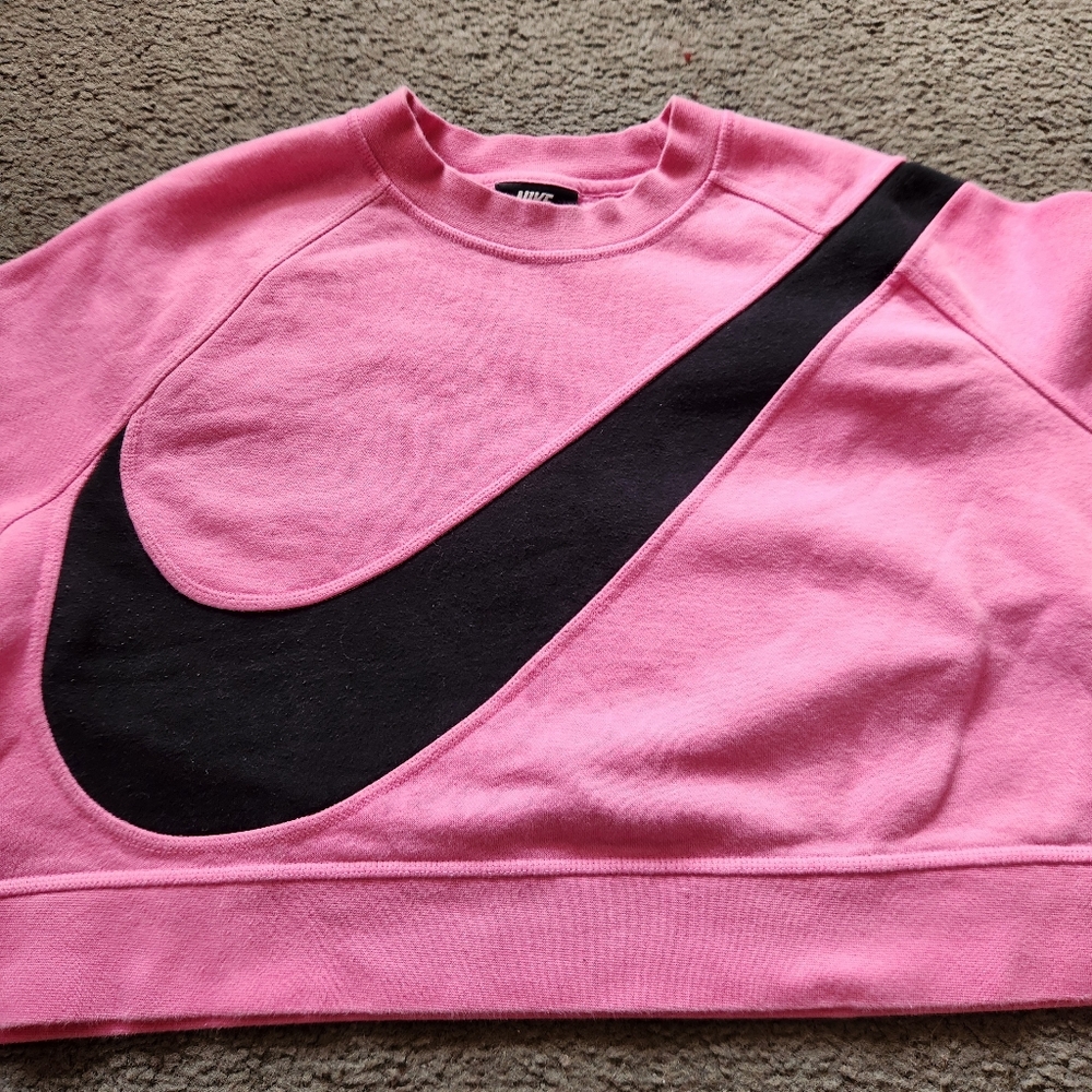 NIKE Women's Cropped Sweatshirt Medium Pink Swoosh Y2K Cotton Poly - Picture 2 of 8